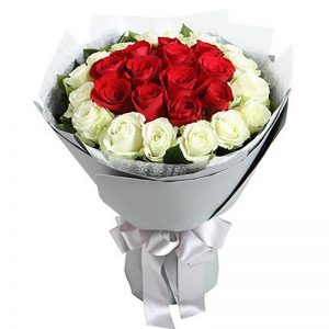 red white roses bouquet