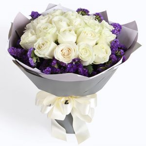 White-Rose-with-Dark-Purple-Statice