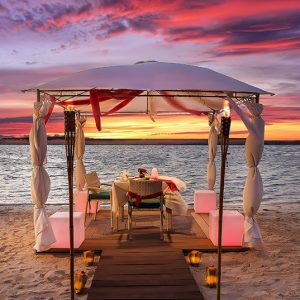 Romantic Beach Dinner Abu Dhabi