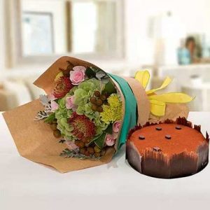 delightful-flower-bouquet-with-tiramisu-cake