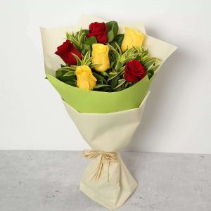 red-and-yellow-roses-bouquet